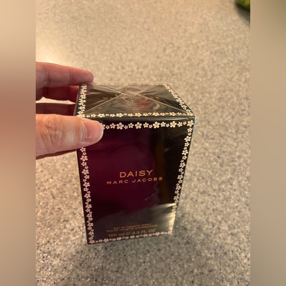 New Big 3.3 ounces of Daisy Marc Jacobs Perfume
